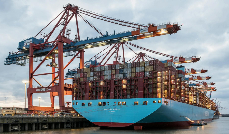 Maersk beats estimates with steady global trade