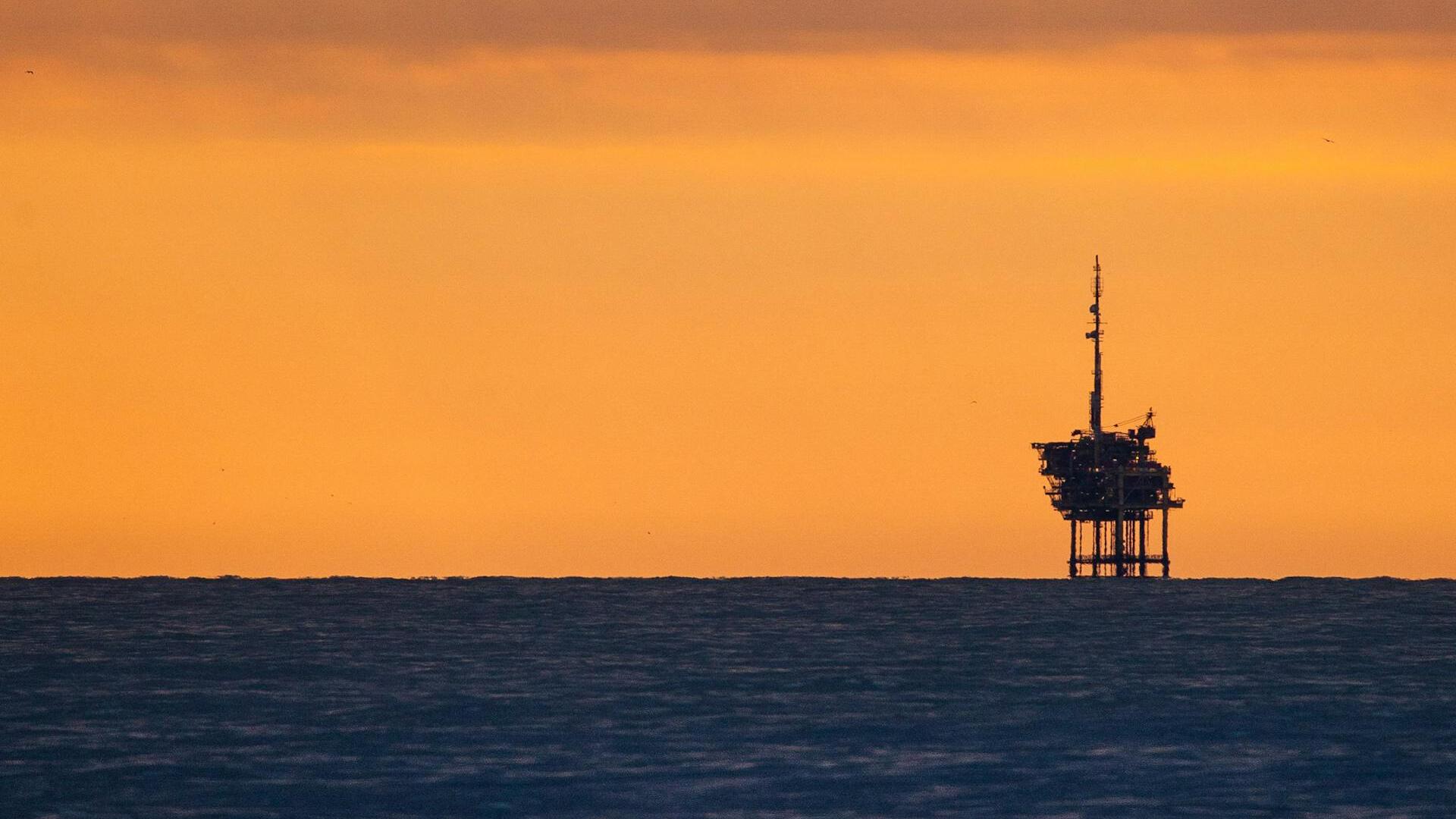 Markets: Oil steadies but set for 2nd weekly loss