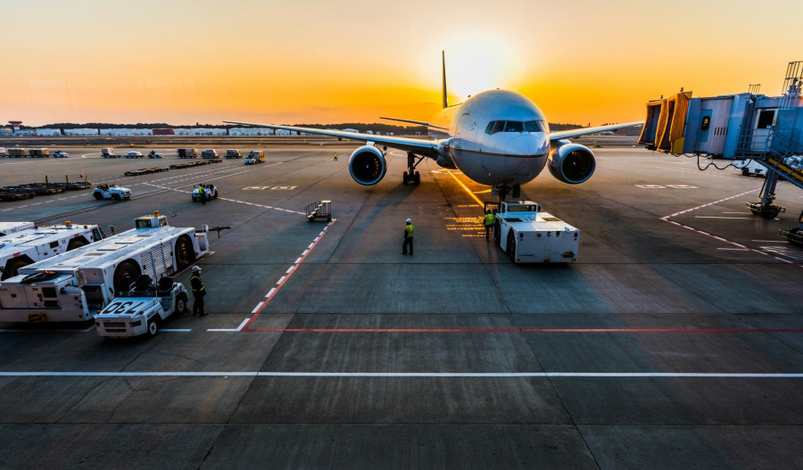 FAA warns US air traffic will fall as shutdown drags on