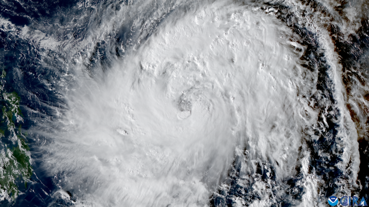 Nearly 1m evacuate as super typhoon hits Philippines