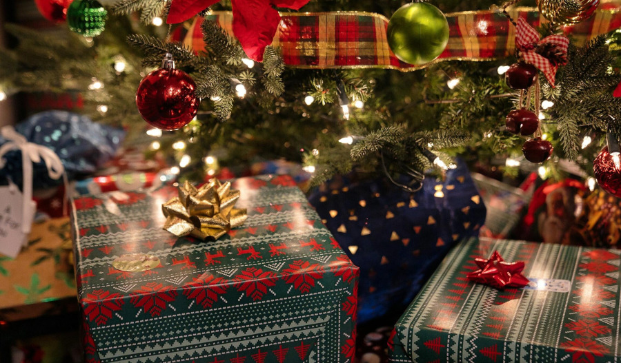 Australians continue to spend more at Christmas time