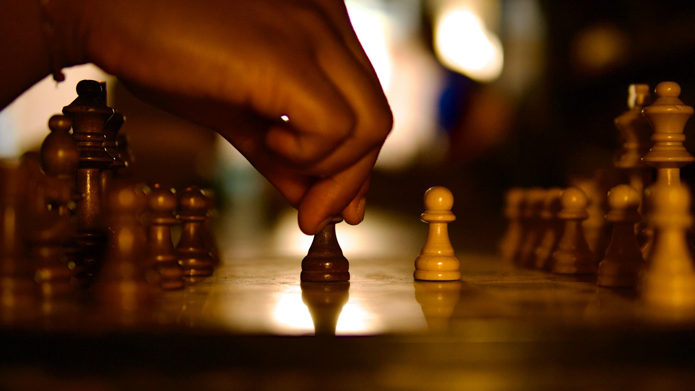 Trading floor: IperionX falls, EDV flat, Alcidion rallies