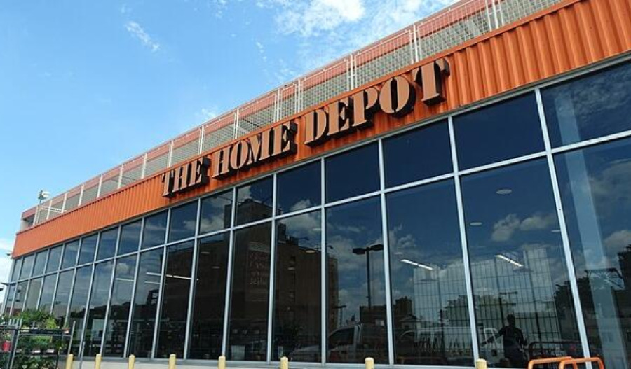 Lack of storms blamed for flat Home Depot results