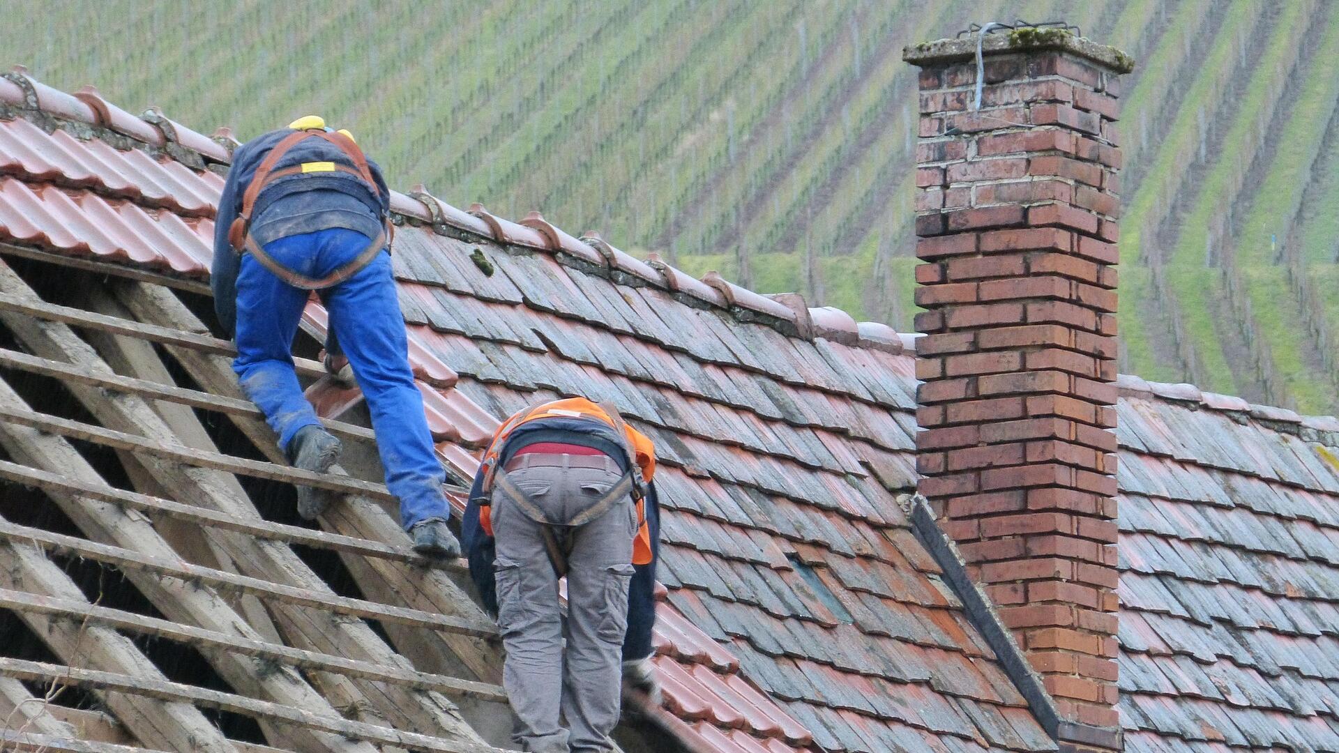 US homebuilder confidence up one point in November