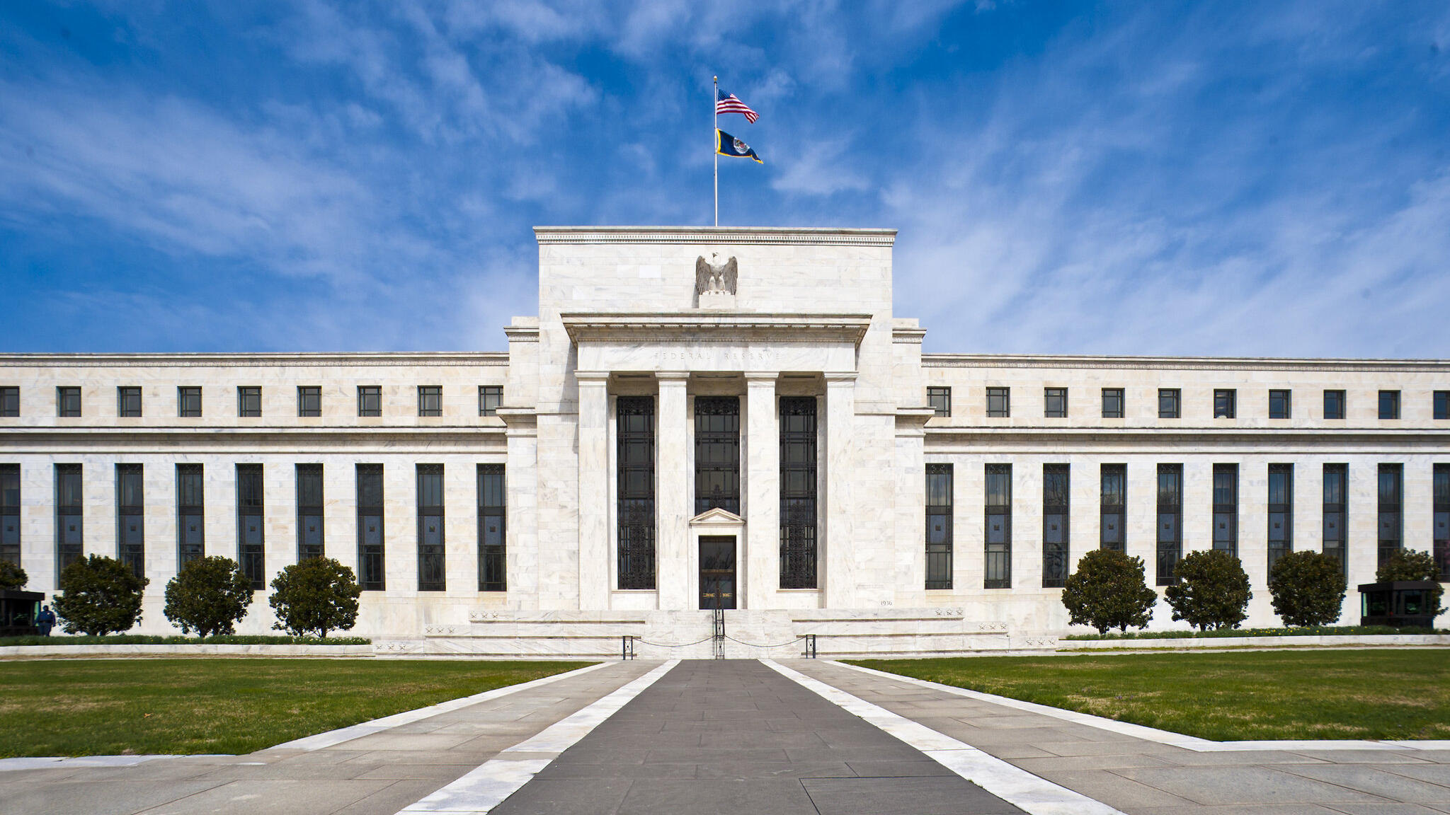 Minutes: Fed remains split over path of rate cuts