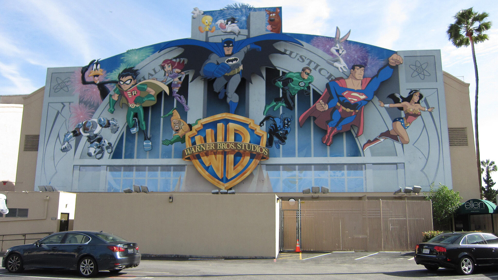 Explainer: The bidding war for Warner Bros. Discovery