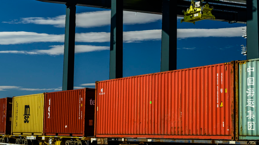 Macquarie returns with agreed bid for Qube