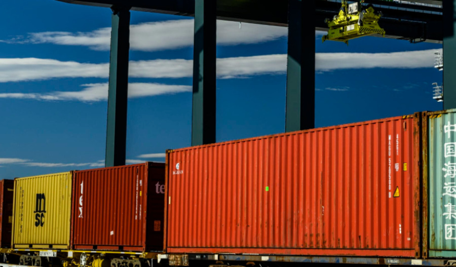 Macquarie returns with agreed bid for Qube