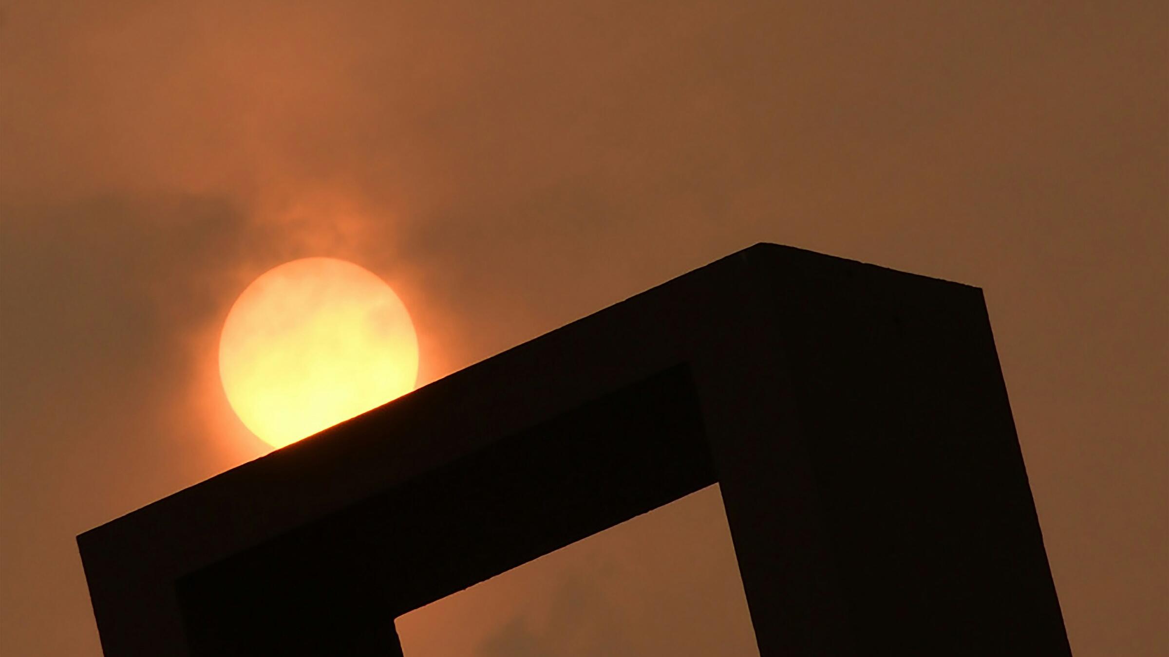 Trading floor: BHP flat; MVF, Sommerset Minerals rally