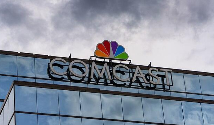 Comcast shares fall after data breach fine