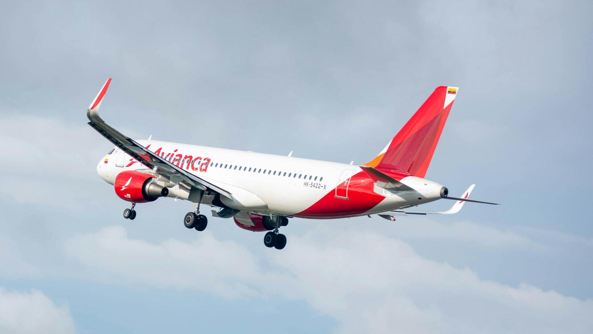 Airlines halt Venezuela flights after US warning