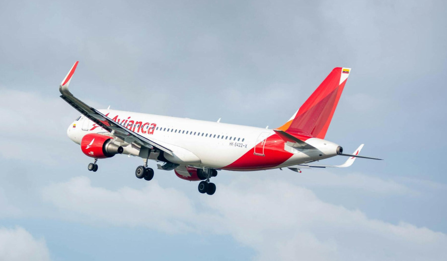 Airlines halt Venezuela flights after US warning