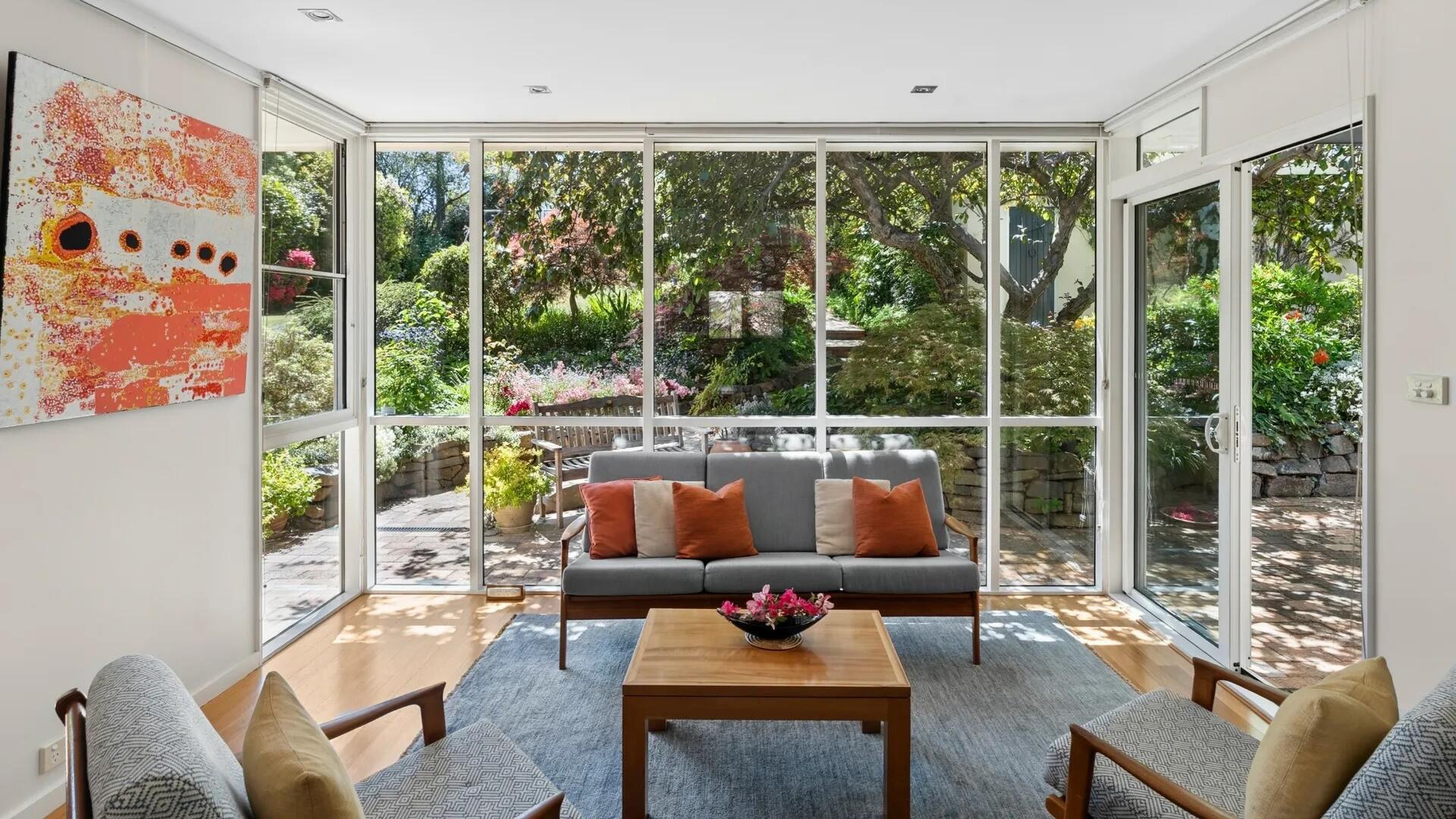 126 Empire Cct, Yarralumla ACT 2600, Australia