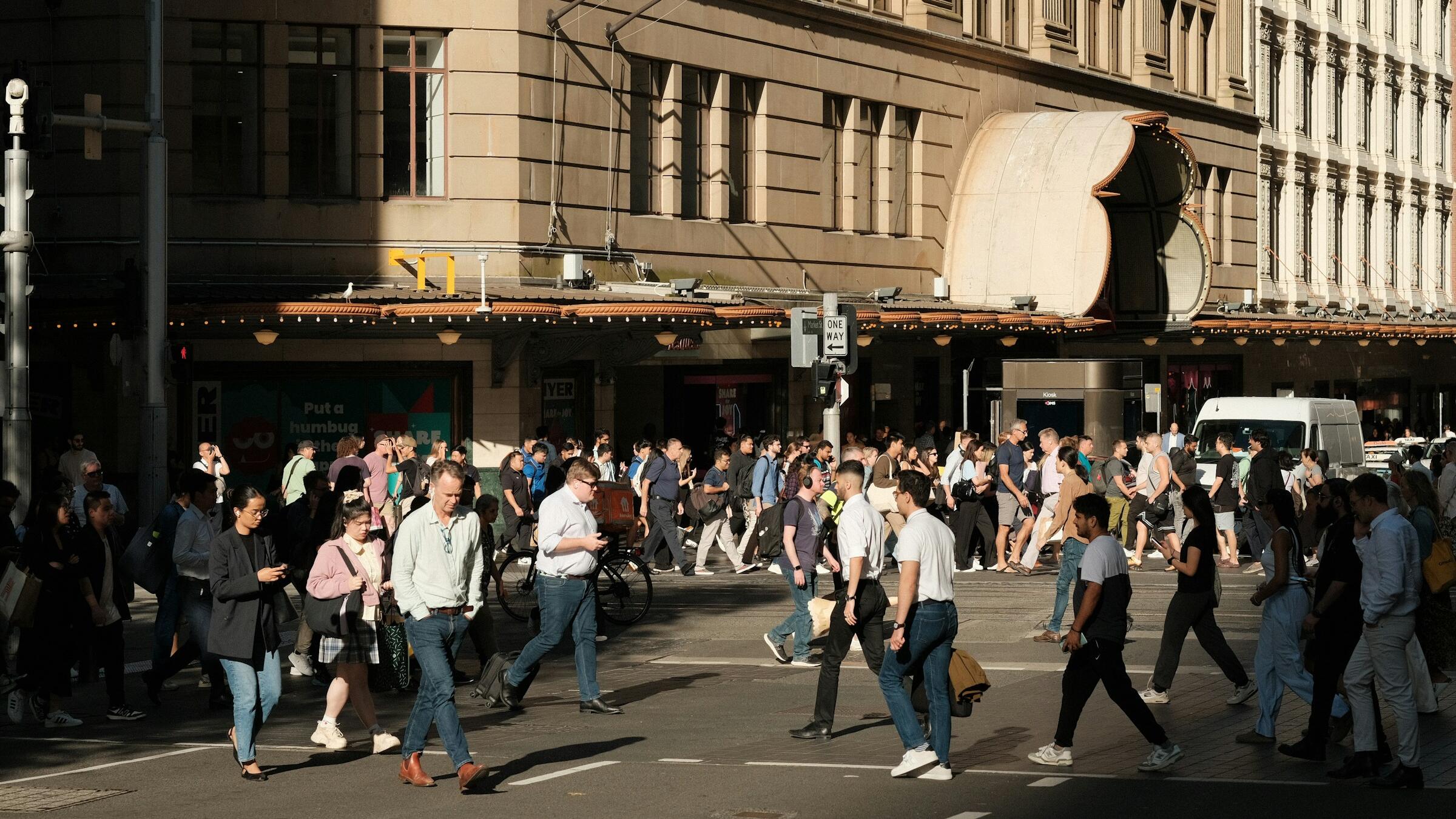 ASX 200 finishes slightly higher; energy stocks weigh