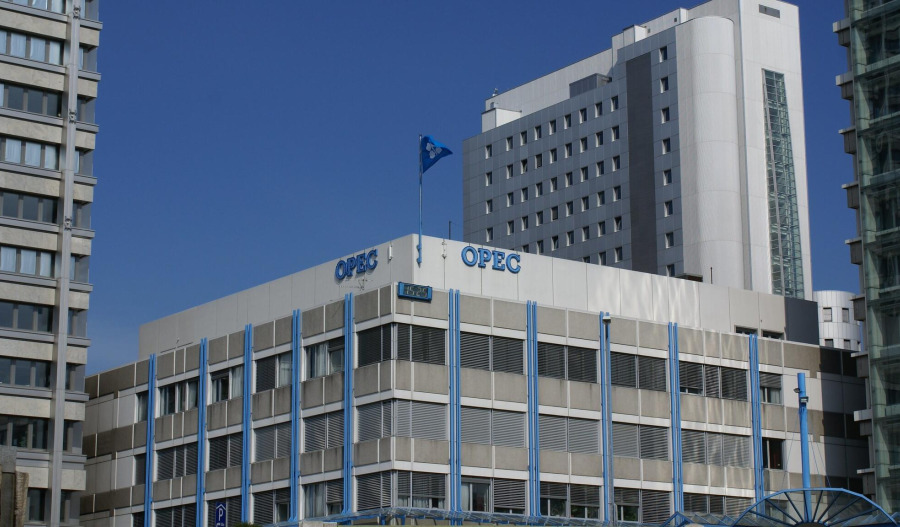 OPEC+ oil quotas unchanged in 2026, pauses output hikes