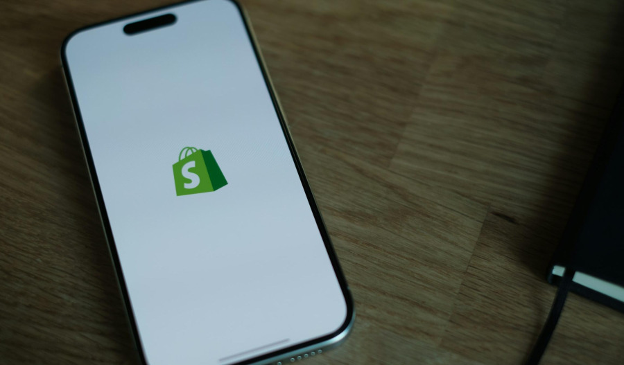 Shopify experiences hours-long outage on Cyber Monday