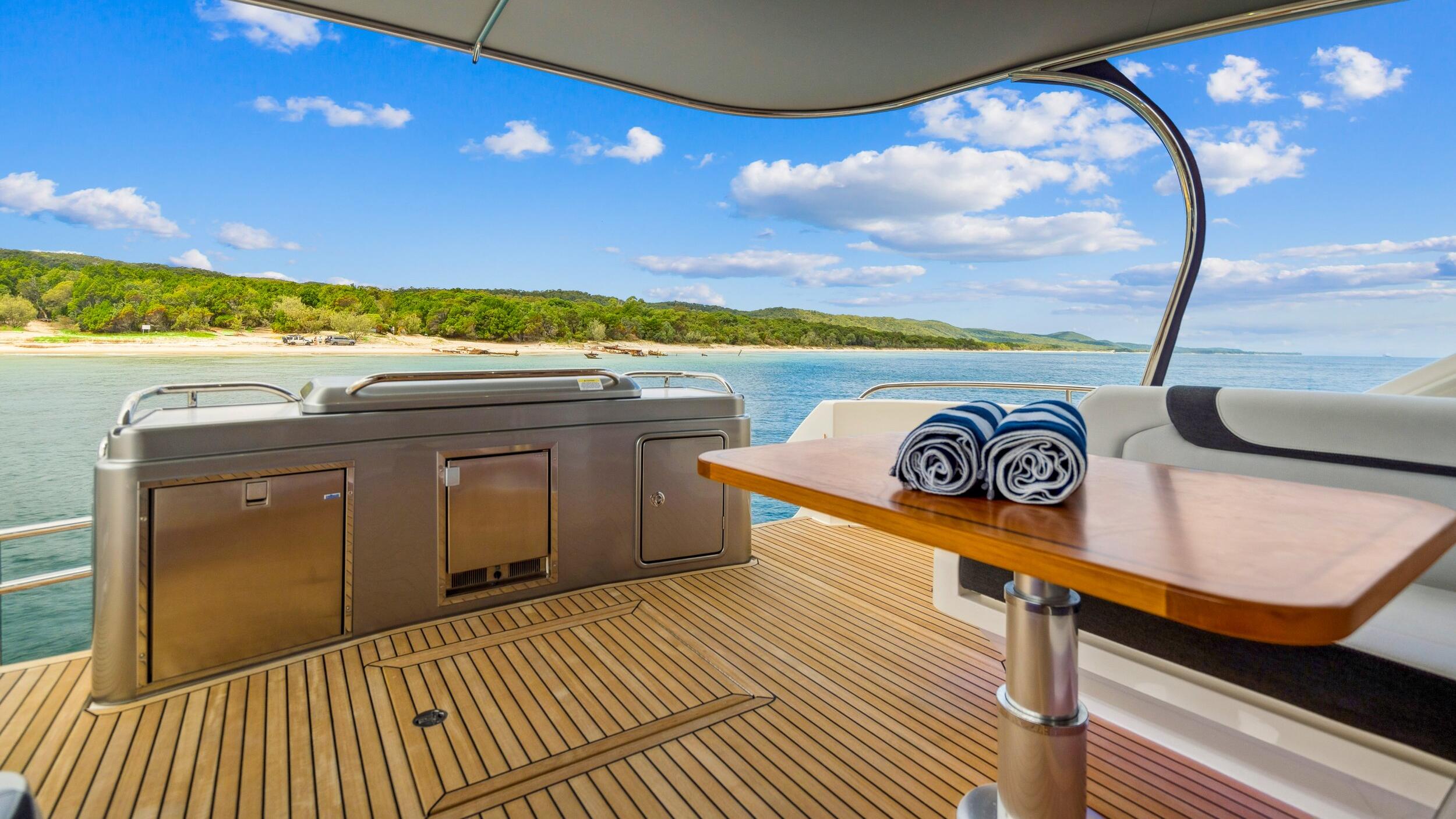 2024 RIVIERA 6000 SPORT YACHT PLATINUM