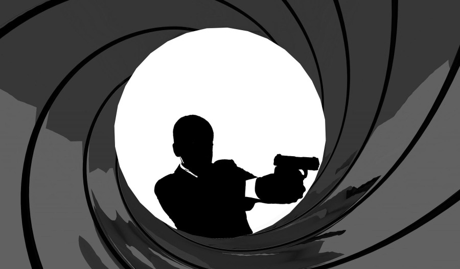 Pros and cons of investing in local vs overseas bonds