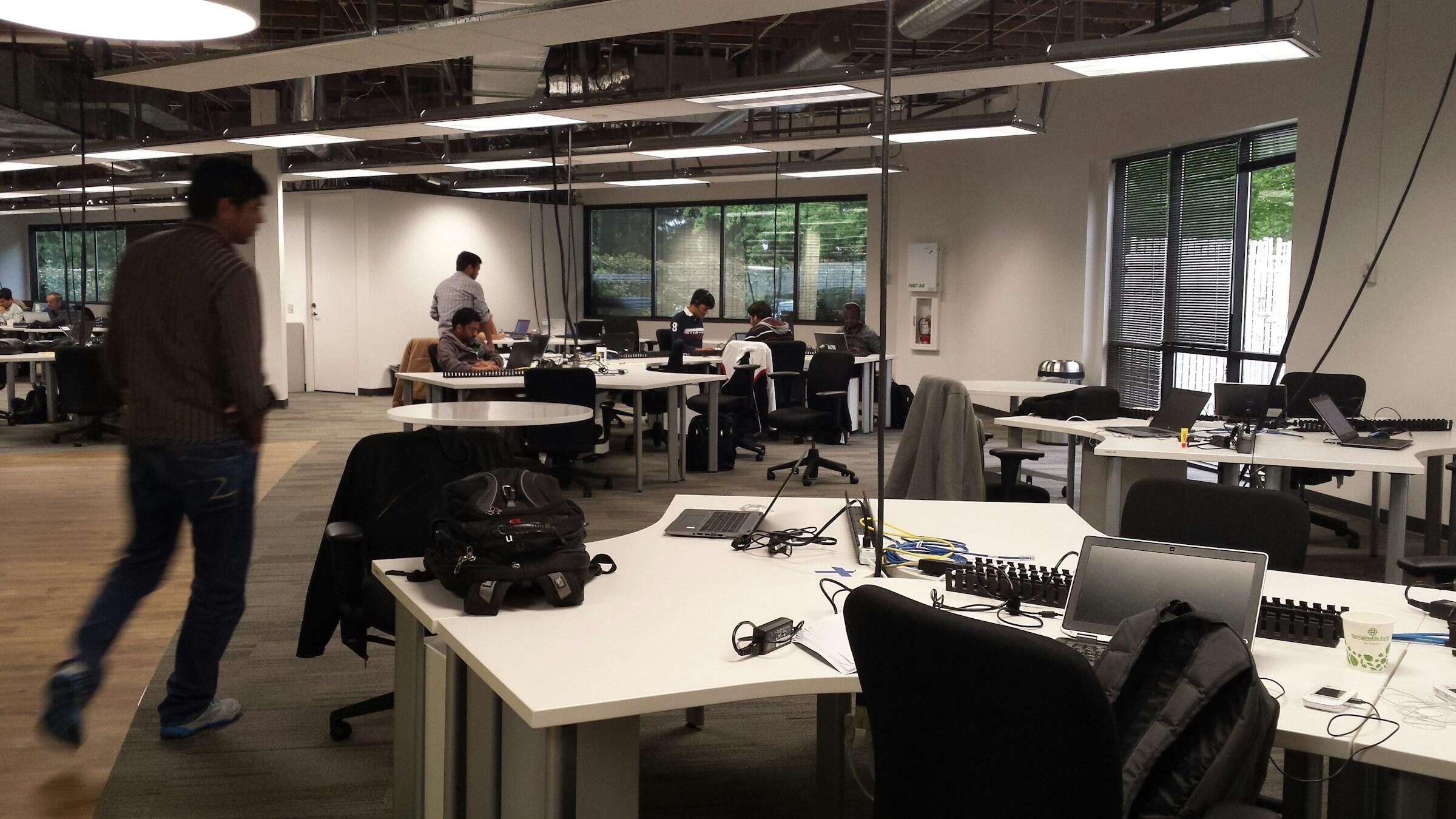 US jobless claims hit 3yr low; jobs cuts at 71.3k