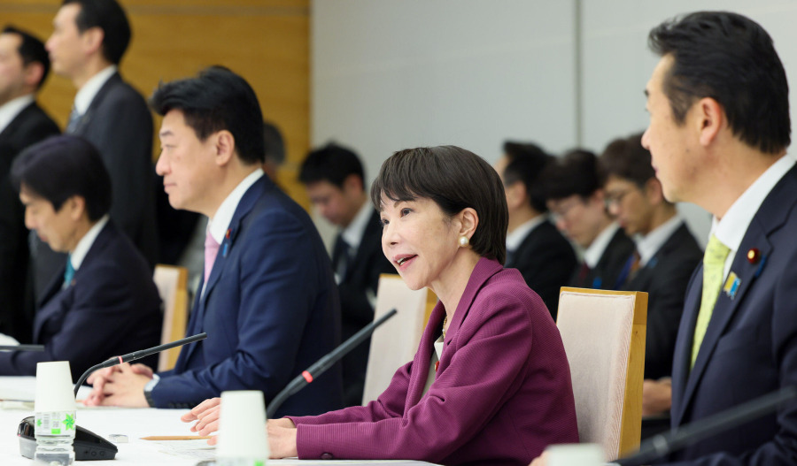 BOJ faces catch-22 as govt bond yields hit new highs