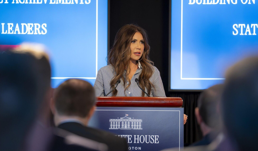 US expands travel ban to more than 30 countries