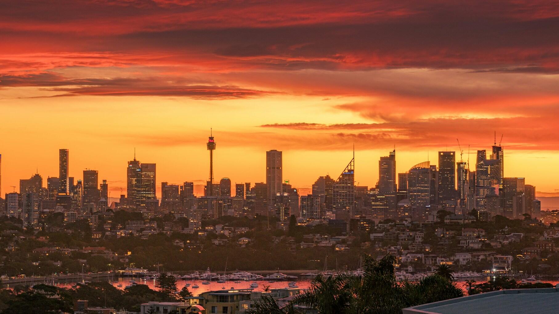 ASX 200 slips ahead of RBA as investors stay cautious