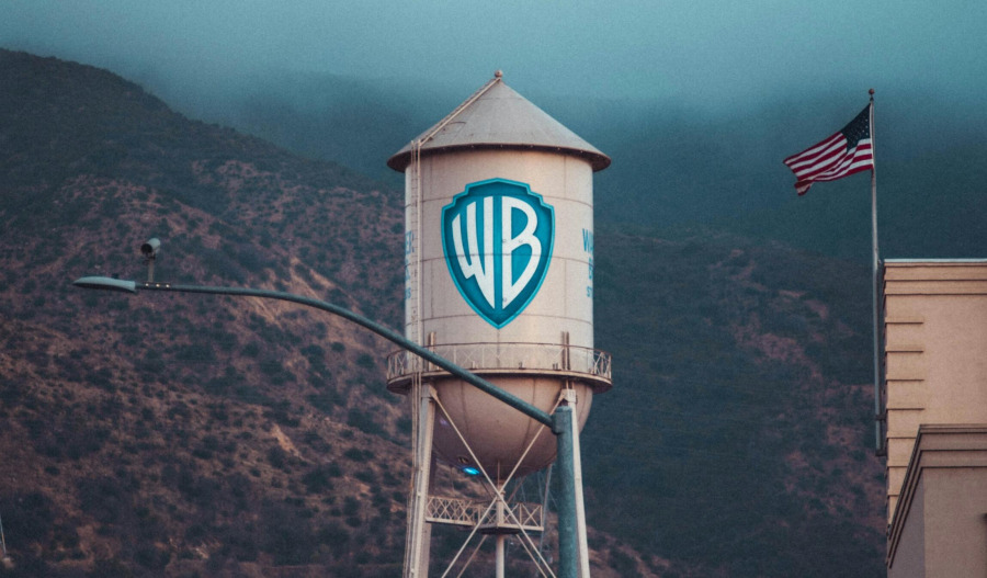 Paramount to launch hostile bid for Warner Bros.