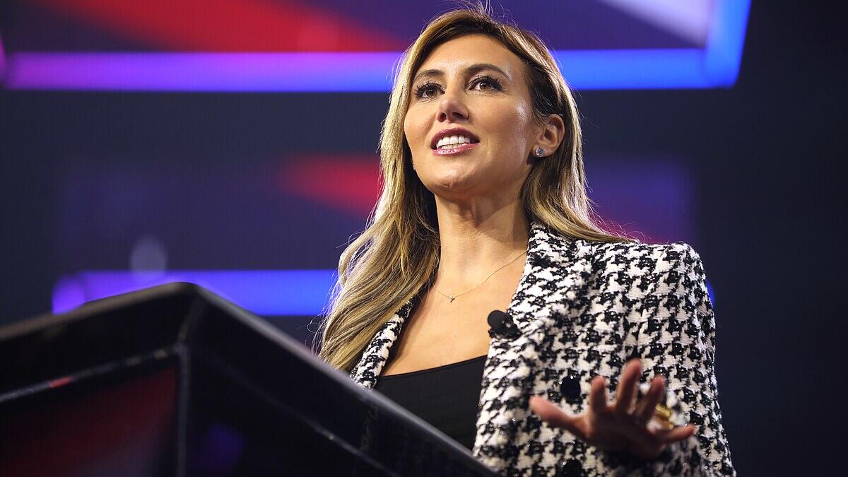 Former lawyer for Trump steps down as prosecutor