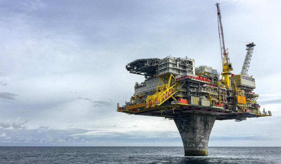 Crude oil steady; US tanker seizure stokes supply fears