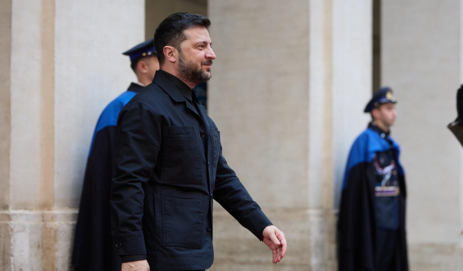 Ukraine offers to drop NATO goal in talks with US