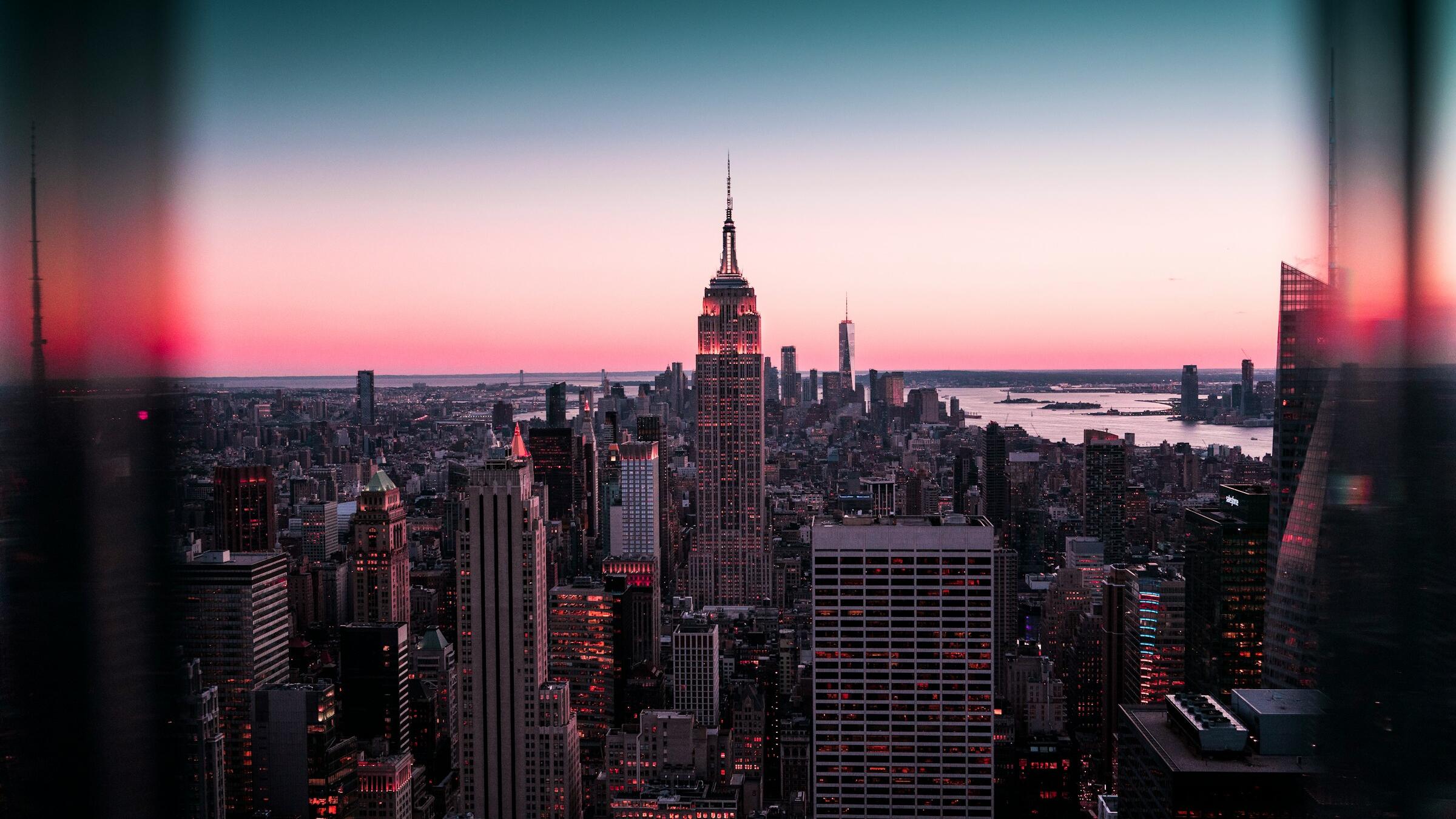 US stocks slip as AI names lag ahead of key data