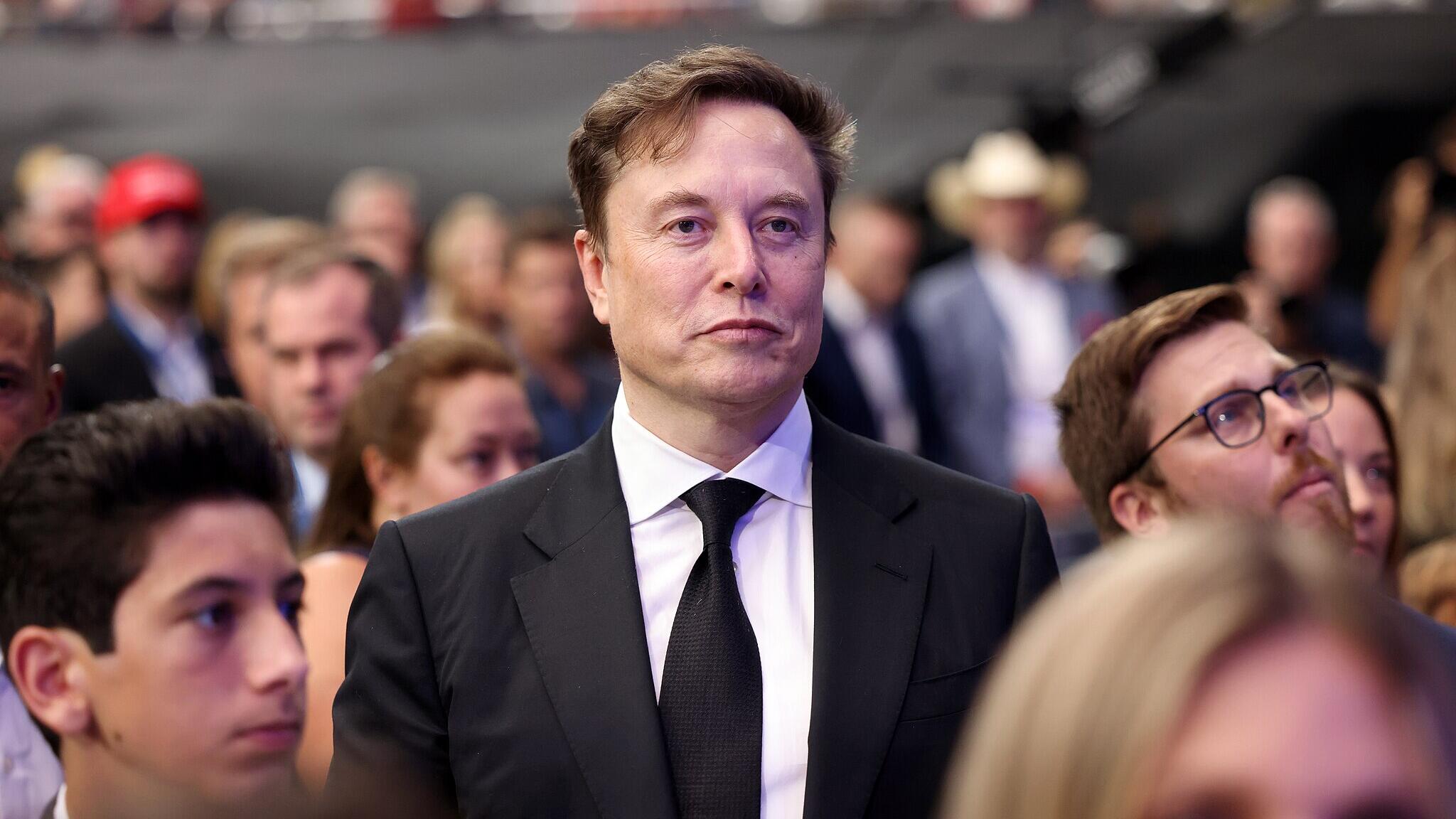 Elon Musk becomes first person worth over US$600bn
