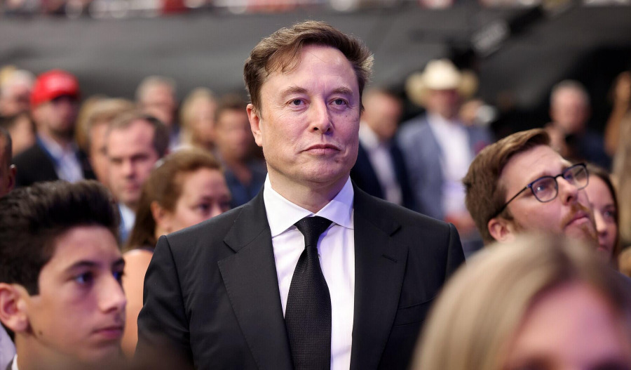 Elon Musk becomes first person worth over US$600bn