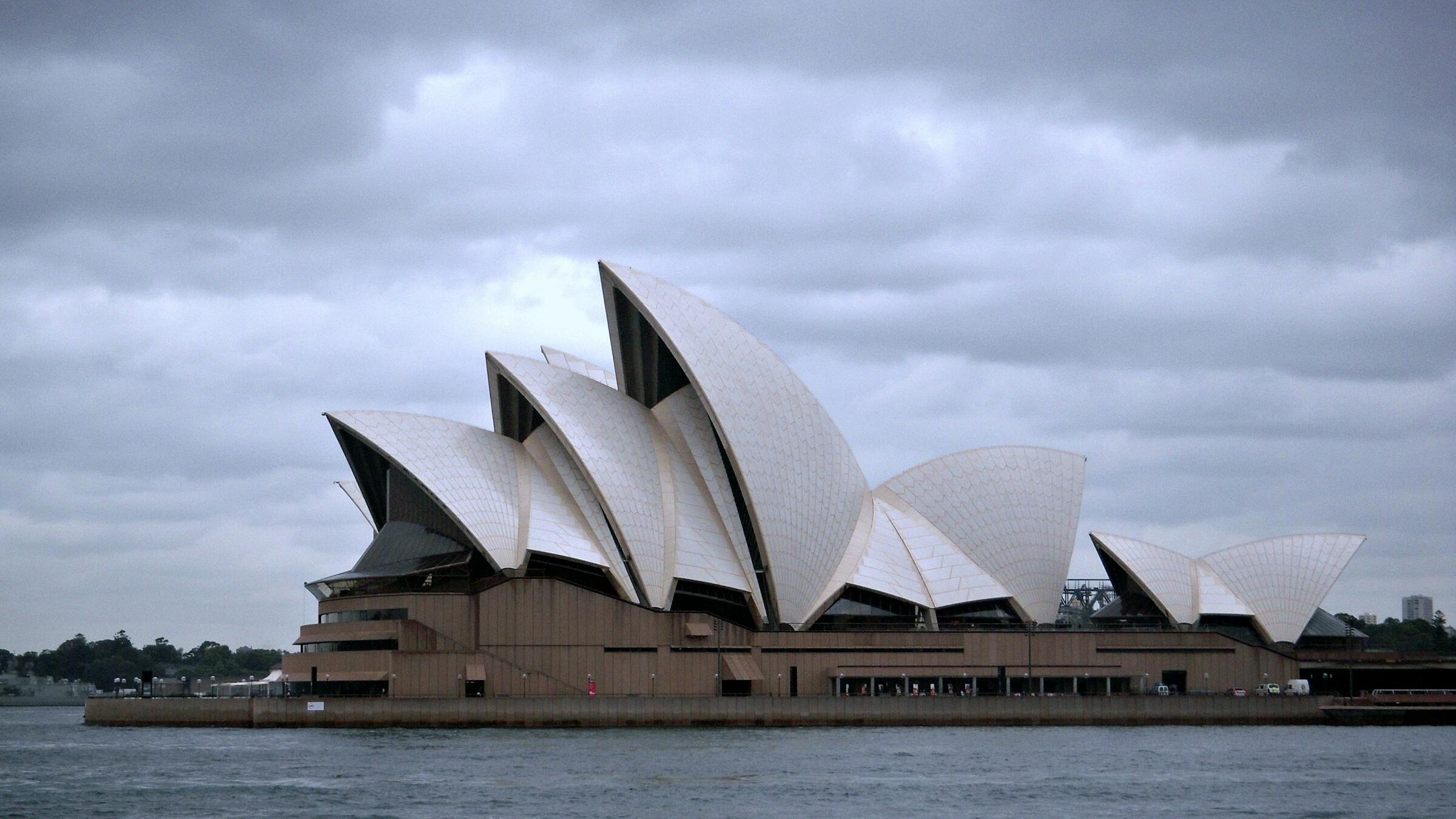 ASX 200 slides as tech, energy stocks retreat