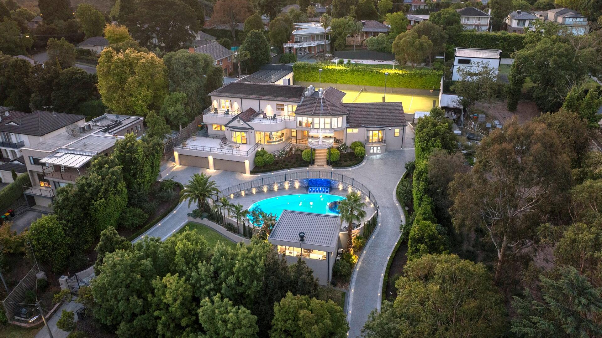 377 The Blvd, Ivanhoe East VIC 3079, Australia