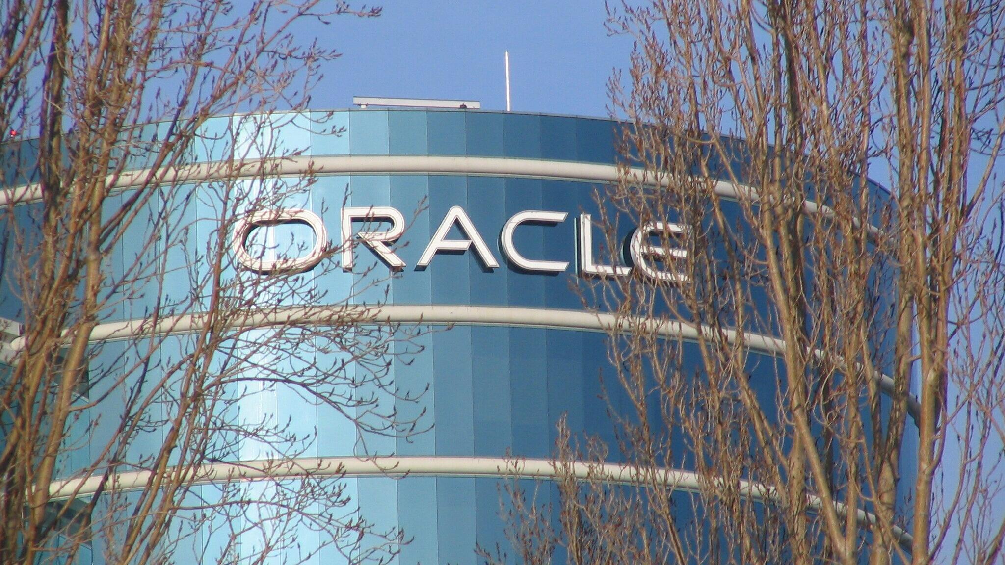 Oracle shares drop 5% after data centre partner exit