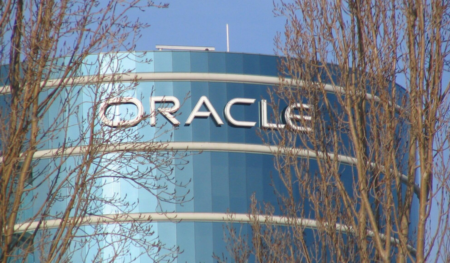 Oracle shares drop 5% after data centre partner exit