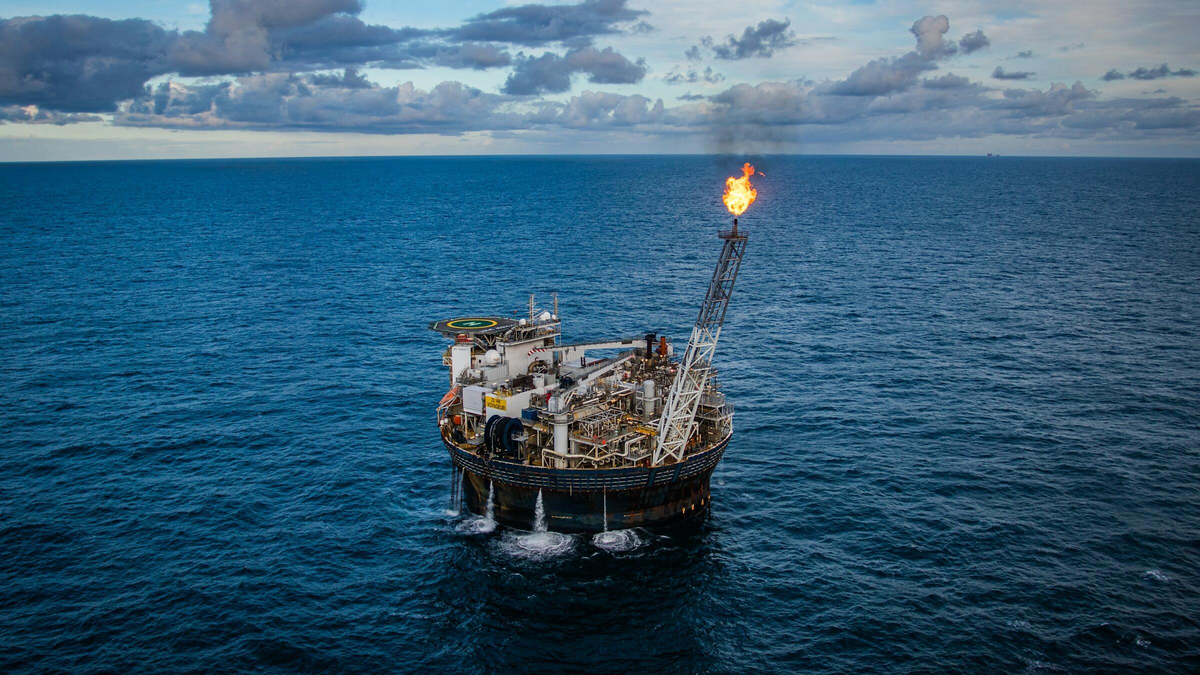 Oil prices rise amid Russia sanctions, Venezuela risks