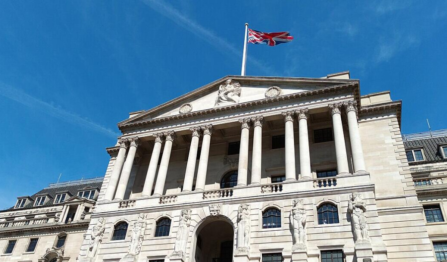 Bank of England cuts interest rates ahead of holidays