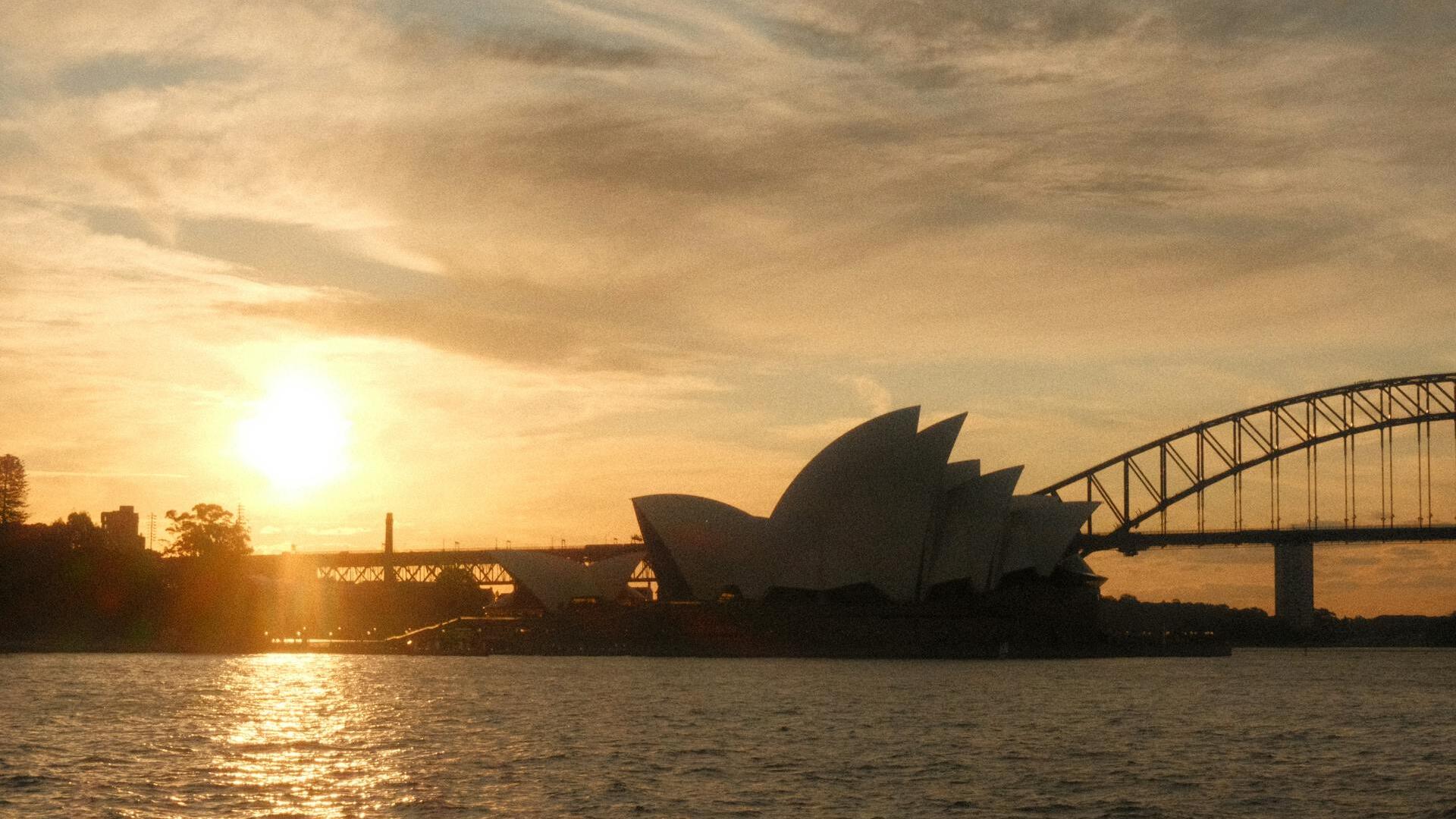 ASX 200 rises as tech rebounds, miners drag