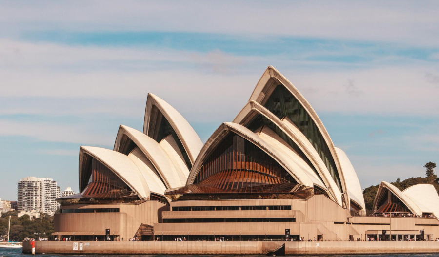 ASX 200 closes higher, energy and uranium boosted
