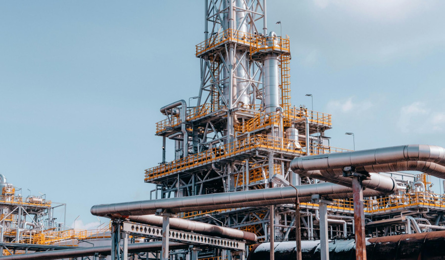 Oil prices flat, US still pursuing tanker near Venezuela