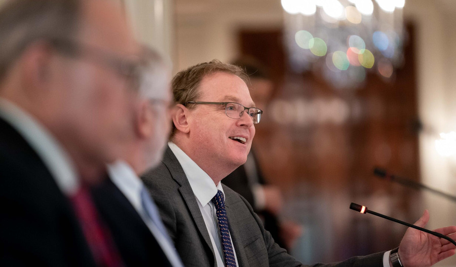 Hassett says Federal Reserve is behind on rate cuts