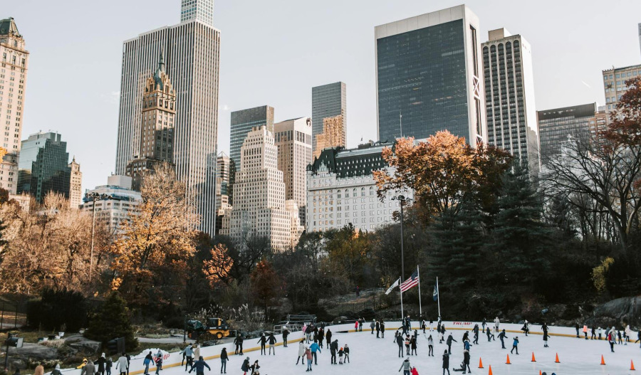 US benchmarks finish lower as tech stocks retreat