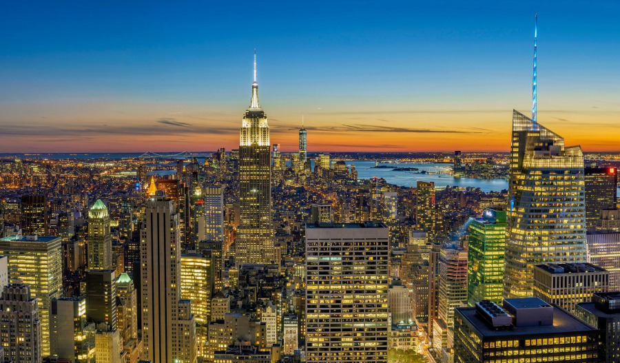 US futures dip as 2025 trading wraps up