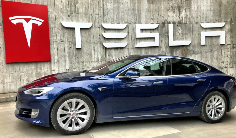 Michael Burry says he isn't shorting Tesla