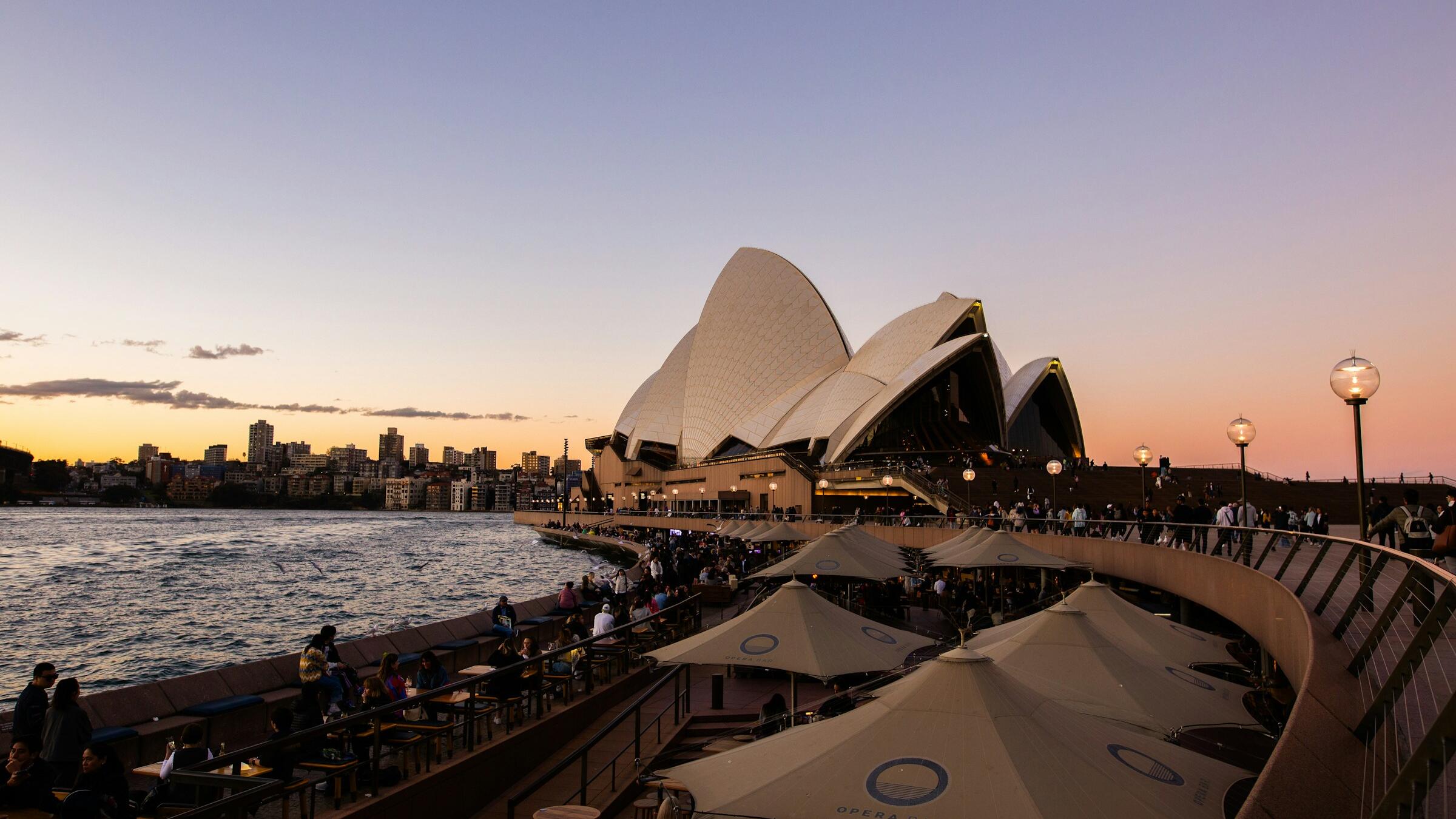 ASX closes flat; Rio Tinto sinks on talks with Glencore