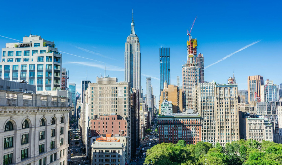 US stocks close at new highs despite middling jobs data