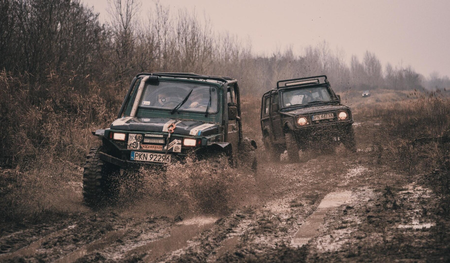 Trading floor: Hub24 lifts; BHP, ARB Corp fall