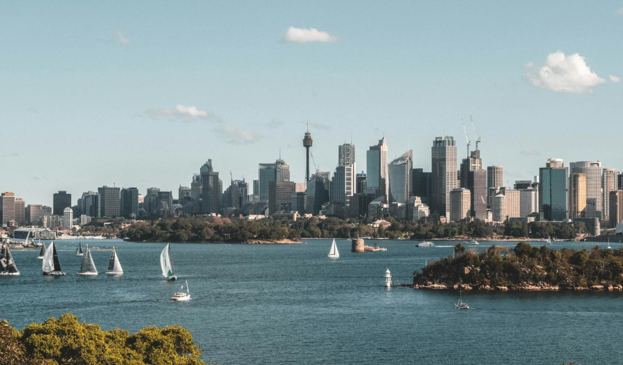 ASX 200 extends decline as Materials, Financials weigh